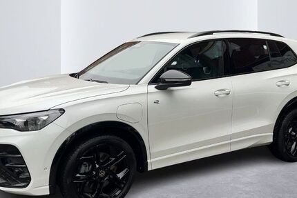 VW Tiguan 16.000 km 49.888 &euro; Hamburg 22303