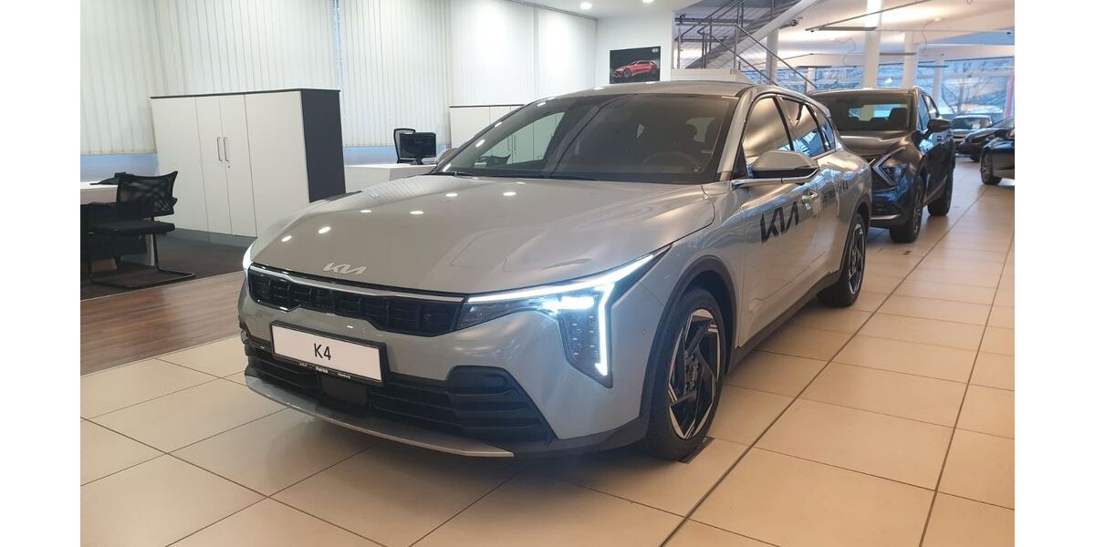 Kia K4 1.217 km 33.995 &euro; Hamburg 22525