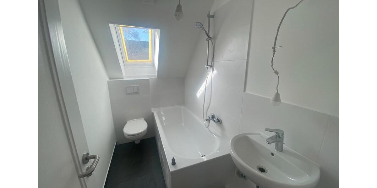 Dachgeschoßwohnung Hamburg Winterhude - 3.5 Zimmer, 82 m&sup2;, 1.485&euro; | Angebot:26381595