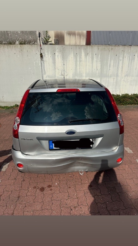 Ford Fiesta 89.592 km 2.500 € Hamburg 20038
