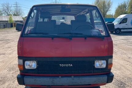 Toyota Hiace 100.299 km 7.990 &euro; Hamburg 22113