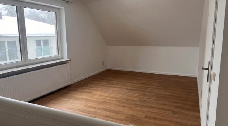 Dachgeschoßwohnung Hamburg Niendorf - 2 Zimmer, 92 m&sup2;, 1.660&euro; | Angebot:24700356