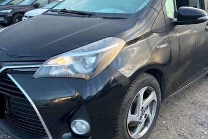 Toyota Yaris 125.000 km 10.700 € Hamburg 20537