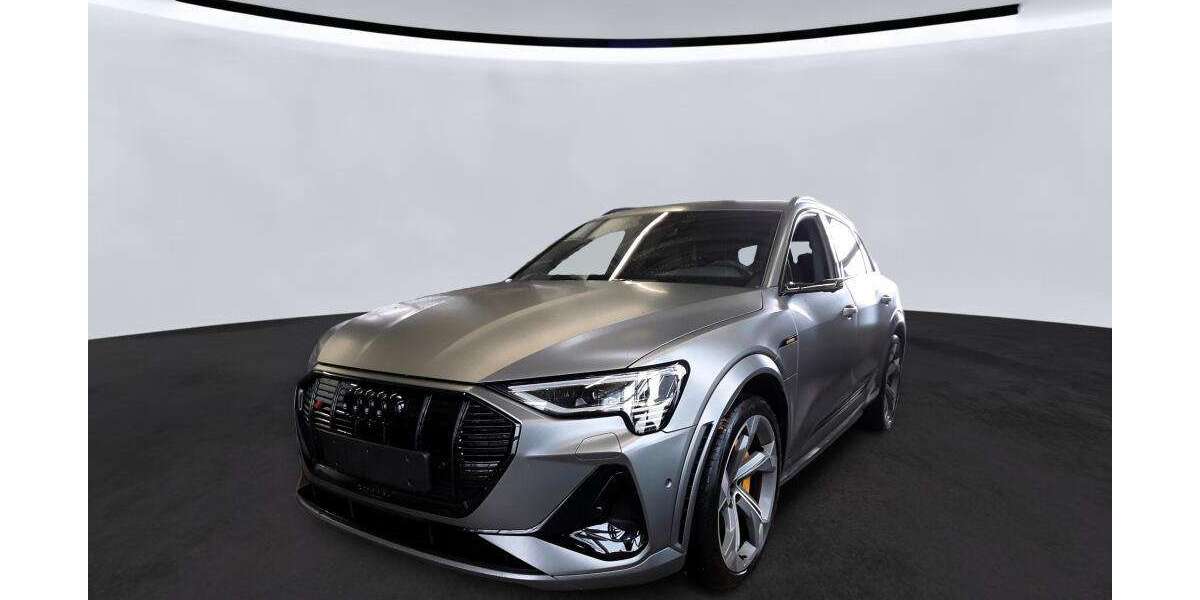 Audi e-tron 12.639 km 46.990 &euro; Hamburg 22047