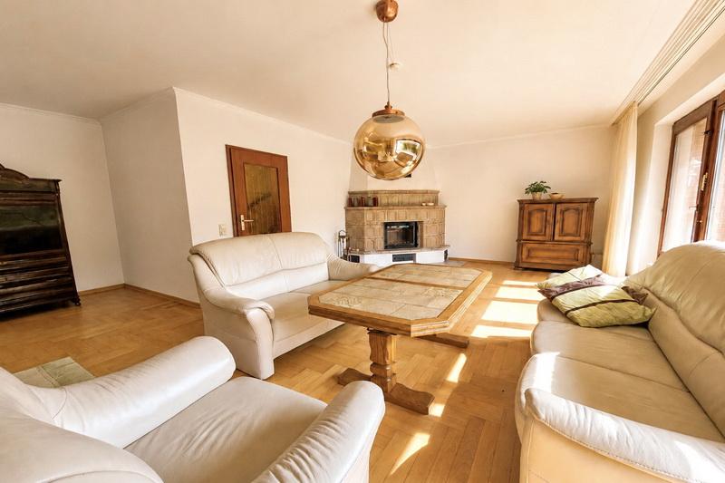 Familienhaus mit außergewöhnlichem Raumangebot und großem Gestaltungspotenzial - inkl. Garage ! - Reihenendhaus Ellerau | Angebot:27055171