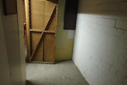 ---- Keller, Lagerraum ---- zimmer