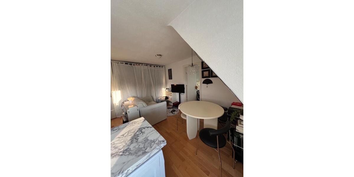 Dachgeschoßwohnung Hamburg Wandsbek - 1.5 Zimmer, 30 m&sup2;, 180.000&euro; | Angebot:26924400