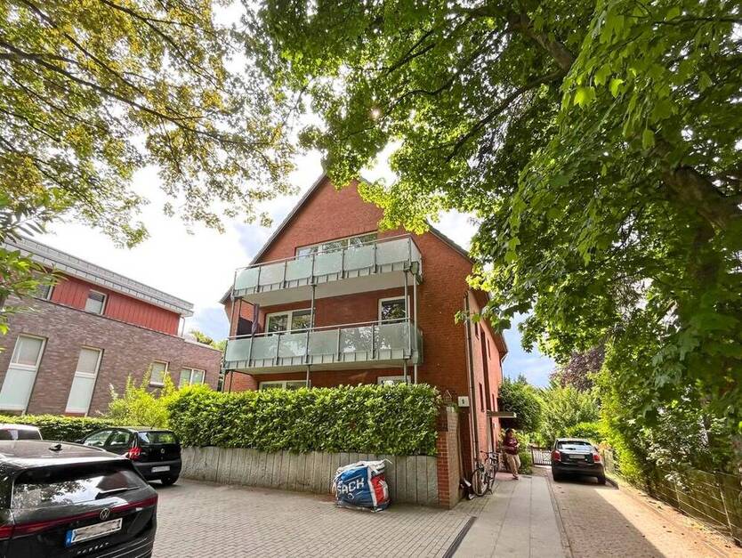 Kleines Zinshaus mit Entwicklungspotential im beliebten Hamburg-Volksdorf