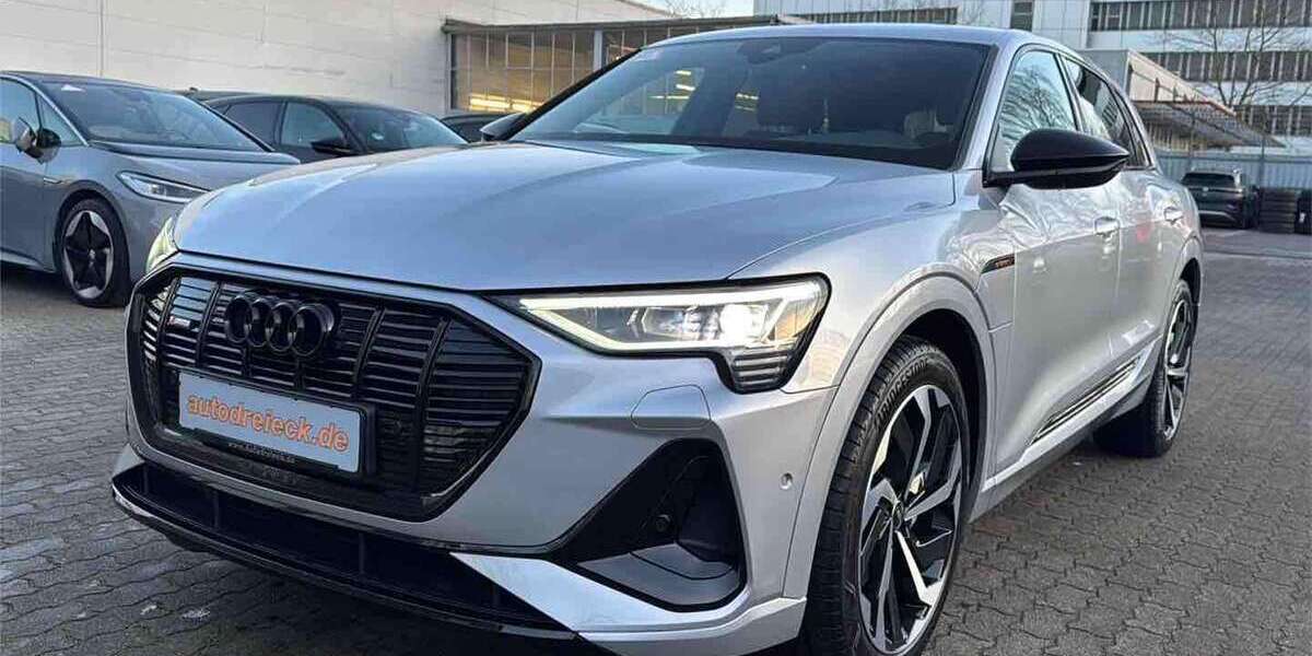 Audi e-tron 22.841 km 32.950 &euro; Hamburg 22047