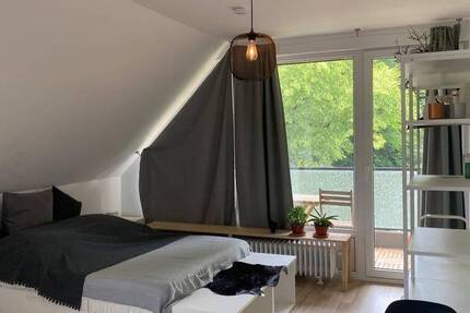 Süße DachWohnung mit Balkon und Duschbad