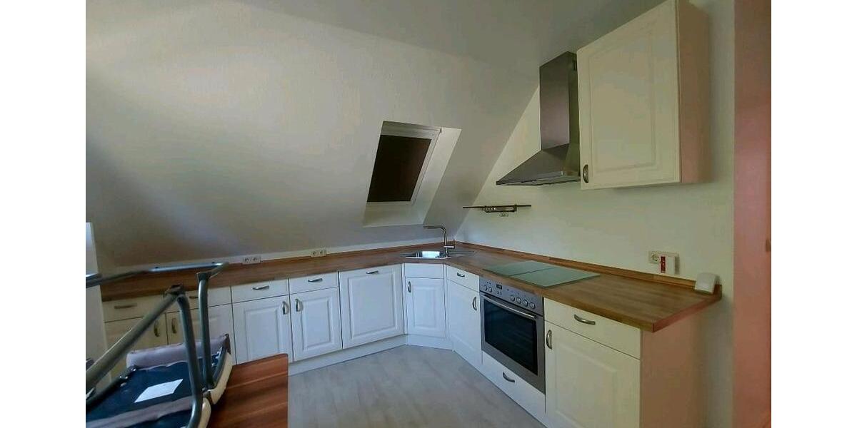 Gemütliche, helle Dachgeschosswohnung 3 zimmer