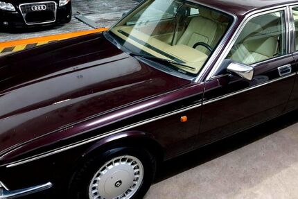 Jaguar Daimler 59.860 km 21.990 &euro; Hamburg 22085