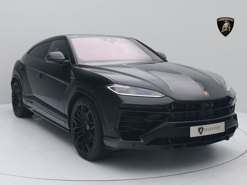 Lamborghini Urus 1.535 km 324.900 € Hamburg 22143