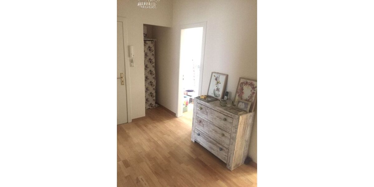 Provisionsfrei* Gepflegte 2-Zimmer Wohnung, 70m² mit Garage in SeevetalMaschen - Dachgeschoßwohnung Seevetal Holtorfsloh | Angebot:27296214
