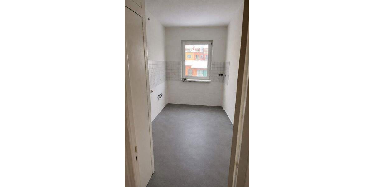 3,5-Zimmer-Wohnung mit Balkon in Top-Lage von Hamburg-Eimsbüttel - leerstehend 4 zimmer