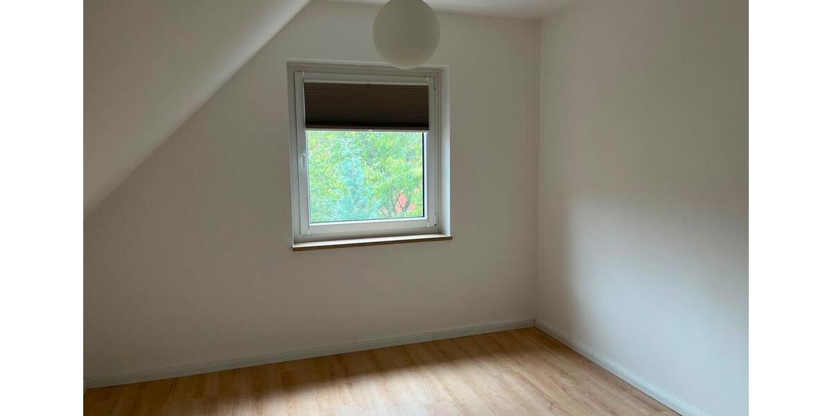 Dachgeschoßwohnung Pinneberg - 2 Zimmer, 72 m&sup2;, 274.500&euro; | Angebot:27163158