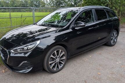 Hyundai i30 84.250 km 14.290 &euro; Hamburg 22145