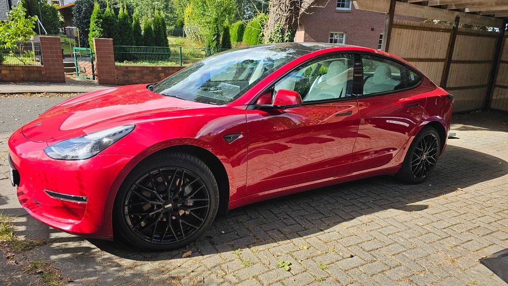 Tesla Model 3 30.000 km 35.999 € Hamburg 21149