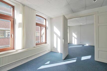 Gewerbeobjekt Hamburg Harburg - 6 Zimmer, 100 m&sup2;, 950&euro; | Angebot:25675973