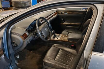 VW Phaeton 211.000 km 4.200 &euro; Hamburg 22547