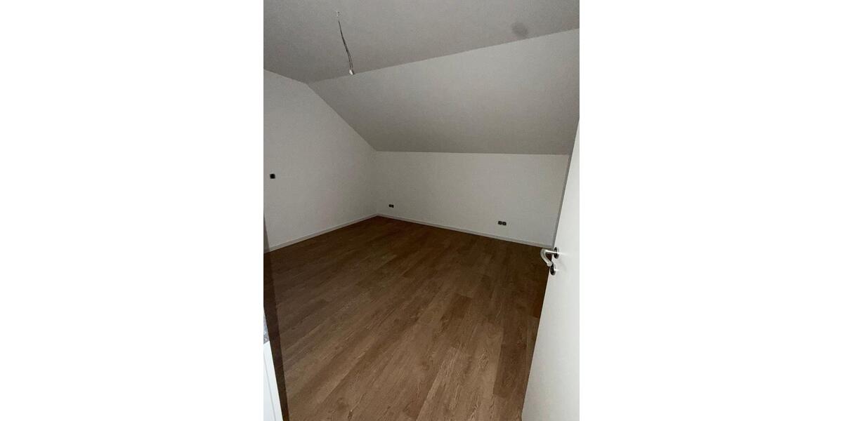 4-Zimmer Dachgeschoss Wohnung 4 zimmer