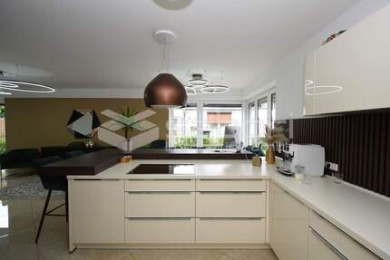 Moderne KfW-55-Doppelhaushälfte mit Erdwärmepumpe, Südgarten und Garage in Hamburg-Poppenbüttel 4 zimmer