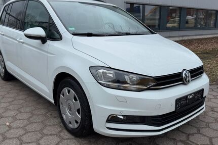 VW Touran 219.278 km 10.990 &euro; Hamburg 20539
