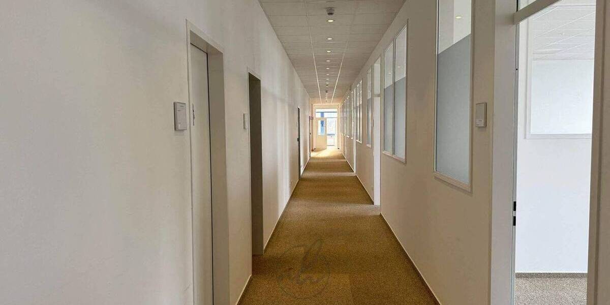 Gewerbeobjekt Hamburg Rahlstedt - 2 Zimmer, 90 m&sup2;, 1.170&euro; | Angebot:26825756