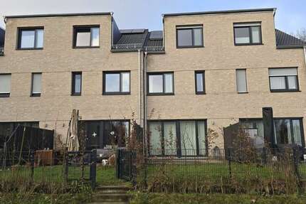 Haus zum Mieten in Hamburg 2.150 € 129.14 m²