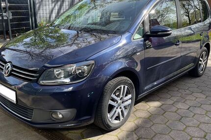 VW Touran 194.500 km 9.399 &euro; Hamburg 21147