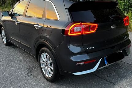 Kia Niro 74.000 km 15.290 € hamburg 22119