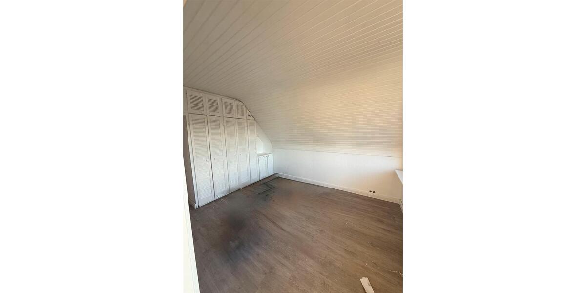 LAGE! LAGE! TOPLAGE in Quickborn. Charmante, lichtdurchflutete 4 Zimmerwohnung mit riesigem Süd-Balkon. 4 zimmer