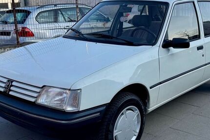 Peugeot 205 99.000 km 3.250 &euro; Hamburg 20097