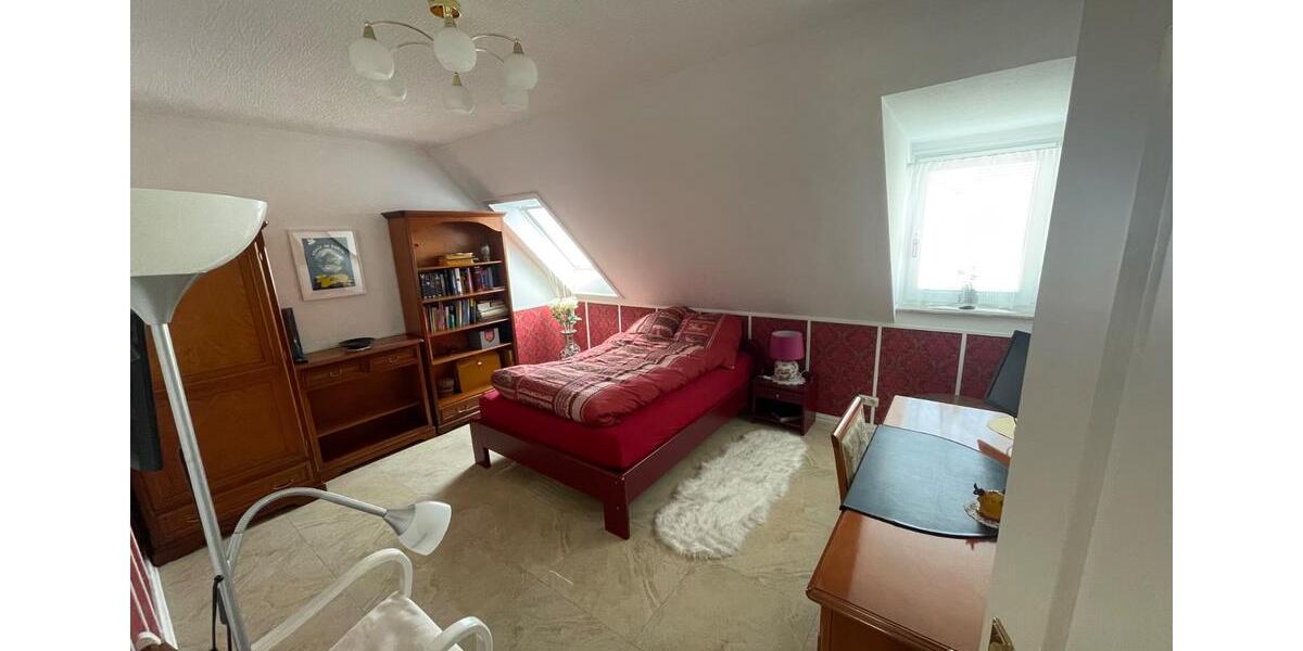 Dachgeschoßwohnung Hamburg Langenhorn - 6 Zimmer, 166 m&sup2;, 750.000&euro; | Angebot:26316203