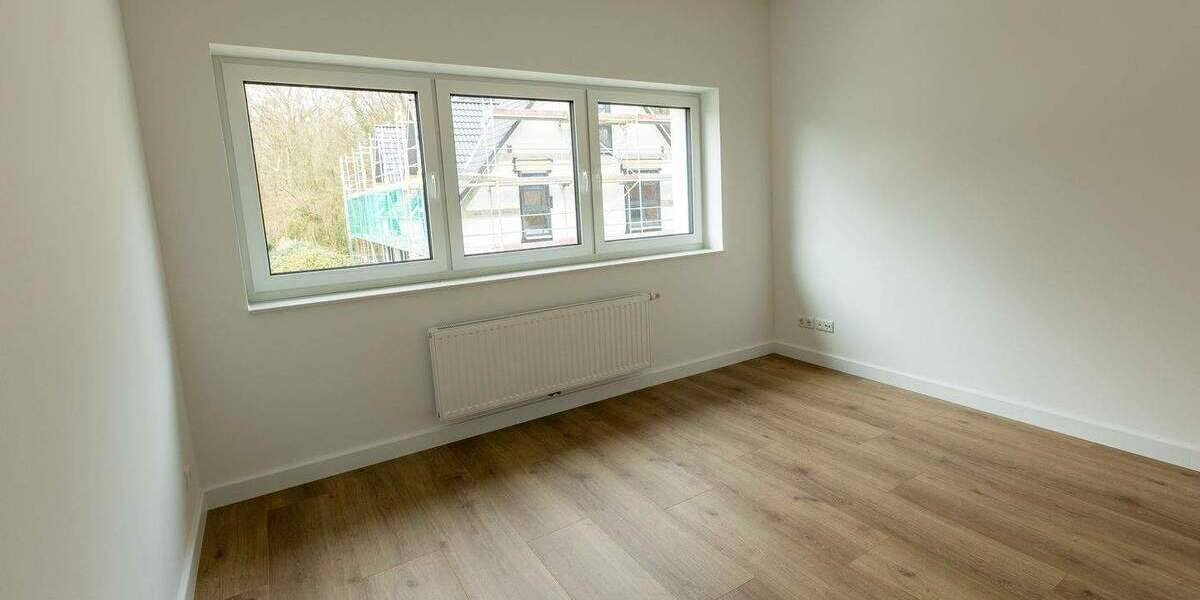 Helle Doppelhaushälfte in Hamburg-Rissen – Erstbezug nach Sanierung mit Garten & Terrasse 4 zimmer