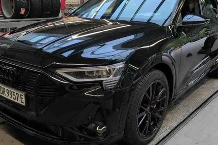 Audi e-tron 46.346 km 38.990 &euro; Hamburg 22047