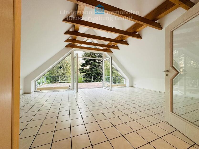 Renoviertes Einfamilienhaus mit Dachterrasse und Garten