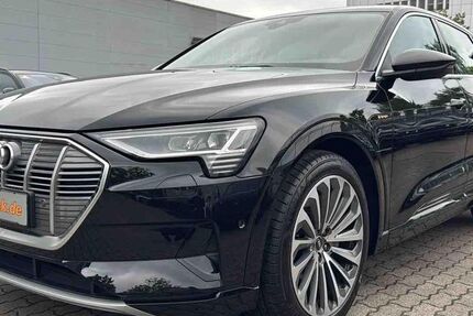 Audi e-tron 24.638 km 38.158 &euro; Hamburg 22047