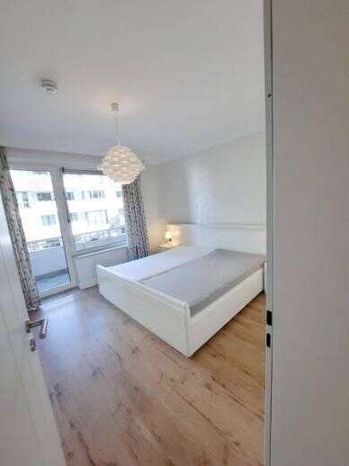 Etagenwohnung Hamburg Wandsbek - 2 Zimmer, 68 m&sup2;, 1.300&euro; | Angebot:26904206
