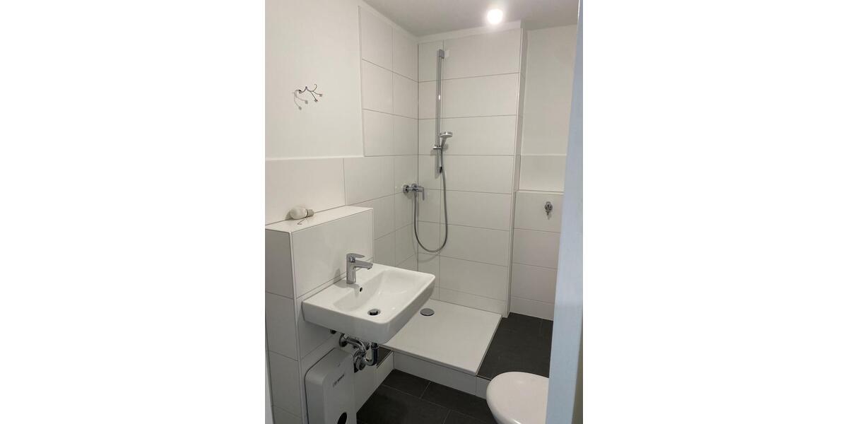 Dachgeschoßwohnung Hamburg Alsterdorf - 2 Zimmer, 42 m&sup2;, 1.200&euro; | Angebot:26350313