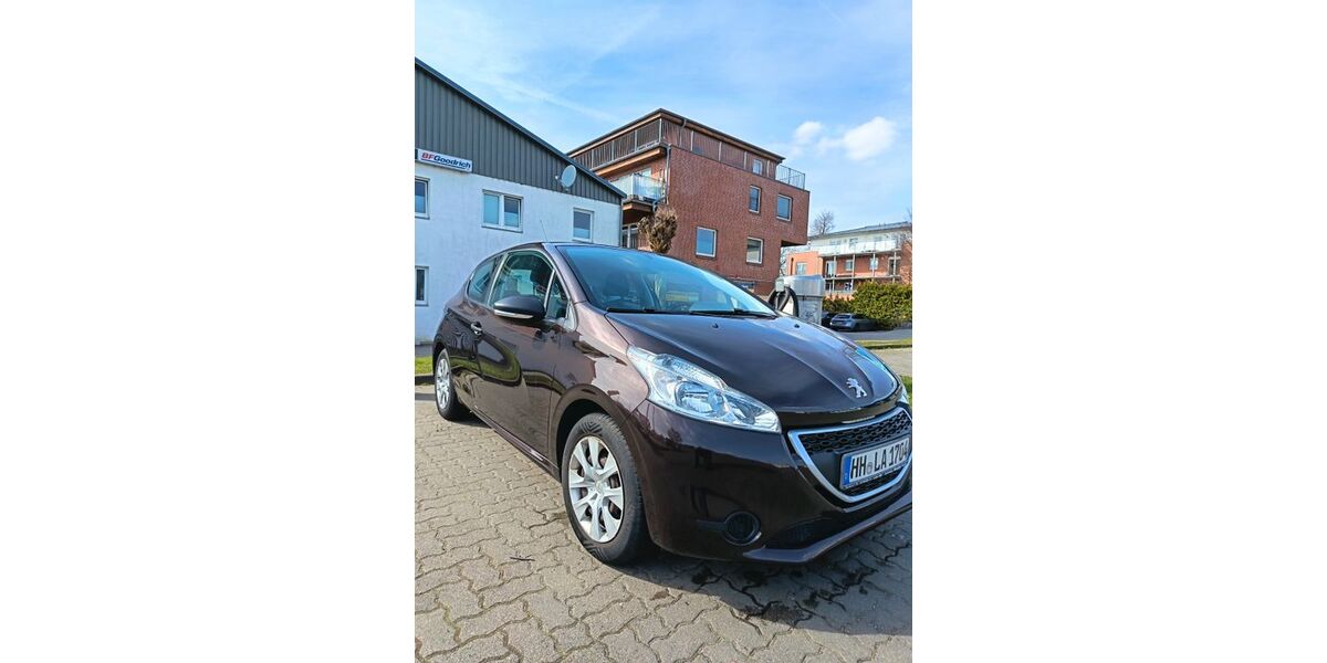 Peugeot 208 73.800 km 4.500 &euro; Hamburg 21029