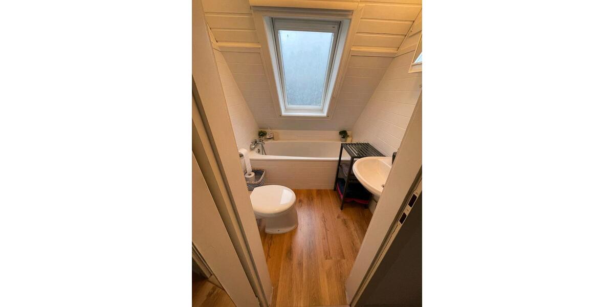 Dachgeschoßwohnung Norderstedt Garstedt - 2 Zimmer, 50 m&sup2;, 1.300&euro; | Angebot:25324552