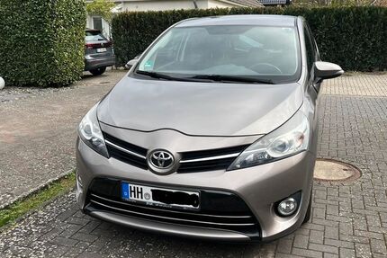 Toyota Verso 206.000 km 5.900 € Hamburg 21147