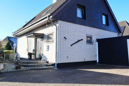 Großräumige 2,5-Zimmer Wohnung auf zwei Ebenen in Henstedt-Ulzburg 2 zimmer