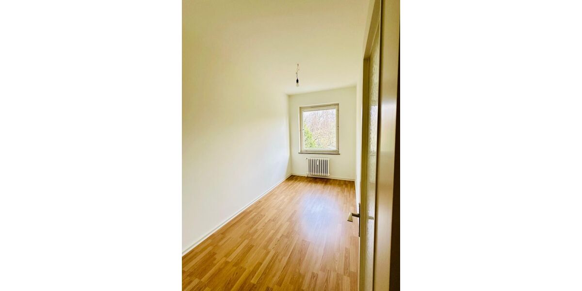 Provisionsfrei* 5-Zimmer-Wohnung in Wasserlage am Alsterlauf - Balkon, TG, 124 m², Alsterdorf - Etagenwohnung Hamburg Alsterdorf | Angebot:26075346