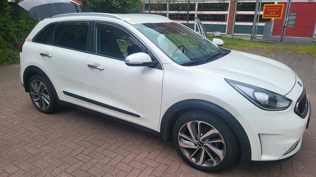 Kia Niro 191.000 km 9.500 &euro; Trittau 22946