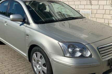 Toyota Avensis 185.771 km 2.800 &euro; Rellingen 25462