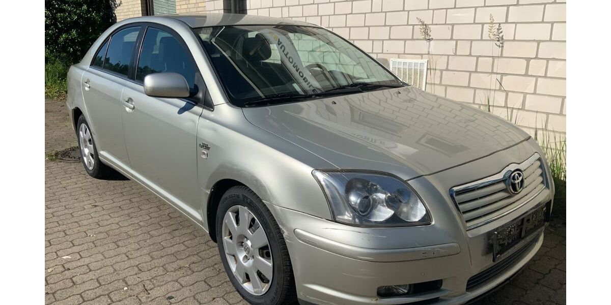 Toyota Avensis 185.771 km 2.800 &euro; Rellingen 25462