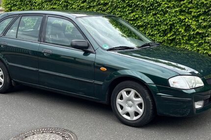 Mazda 323 74.000 km 2.500 &euro; Hamburg 22589