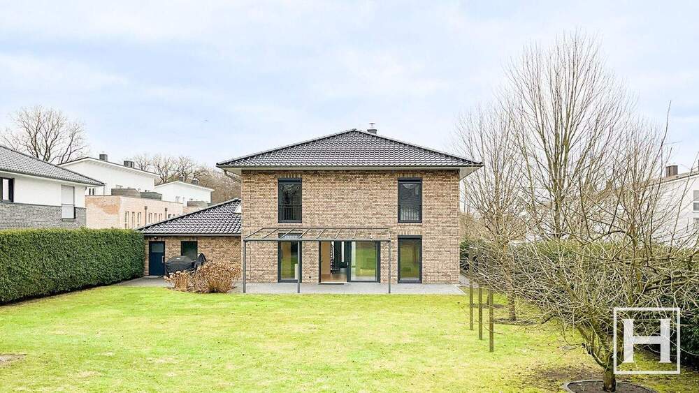 Einfamilienhaus Norderstedt Harksheide - 5 Zimmer, 195 m&sup2;, 3.000&euro; | Angebot:25680877